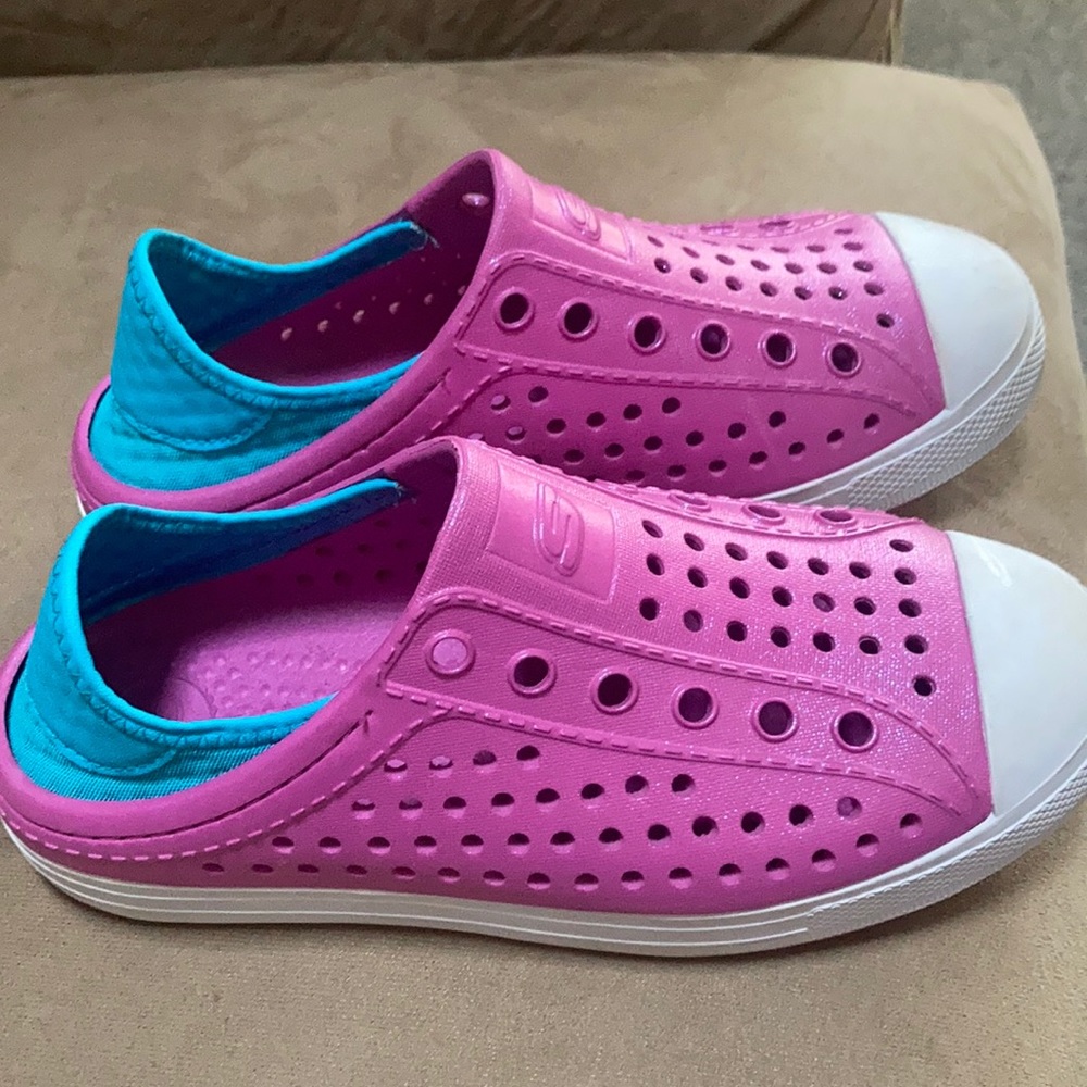 Girls Sketchers Water Shoes Size 1